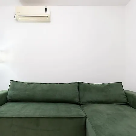 Modern 2br Apt In The City Center