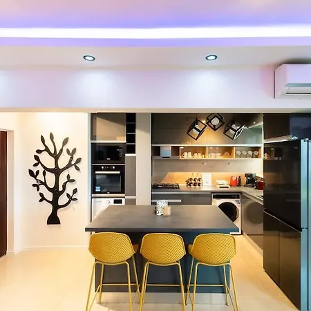 Modern 2br Apt In The City Center *