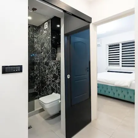 Modern 2br Apt In The City Center Apartment *