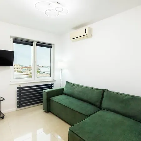 Modern 2br Apt In The City Center Apartment *