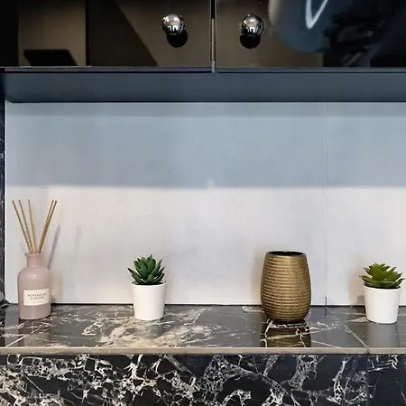 Modern 2br Apt In The City Center Apartment