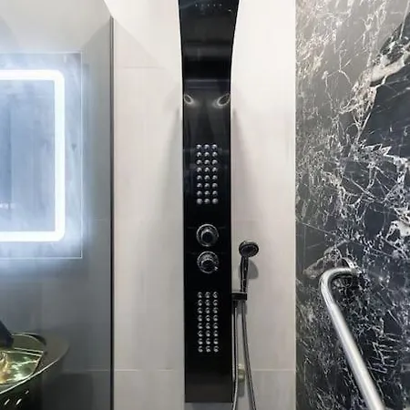 Modern 2br Apt In The City Center * Бухарест