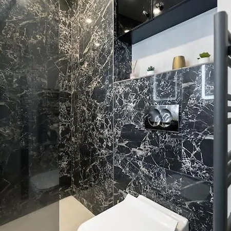 Апартаменти Modern 2br Apt In The City Center *