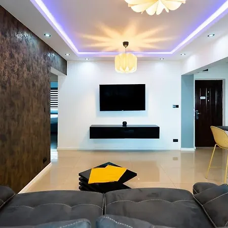 Modern 2br Apt In The City Center Lägenhet